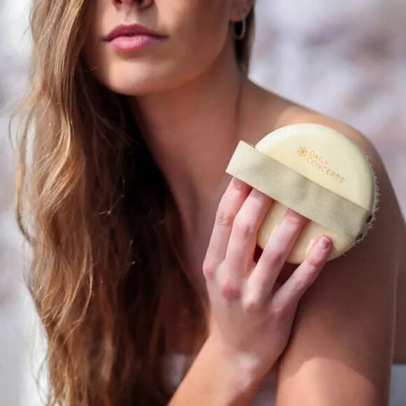 Daily Detox Massage Brush - NWT - Picture 5 of 5